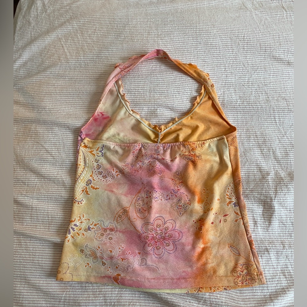 Cute halter top - Picture 2 of 3